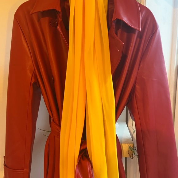 Carmen San Diego Costume BooHoo Red Trench - Picture 4 of 16